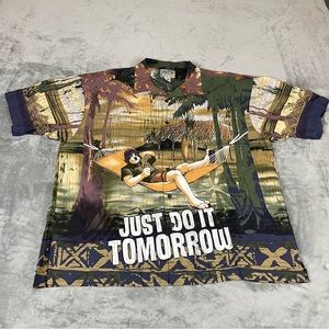 Big Dogs Men’s Size 3XL “Just Do It Tomorrow” All Over Print Hawaiian Shirt EUC